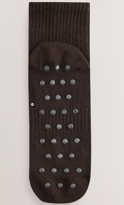 Partial-dot socks
